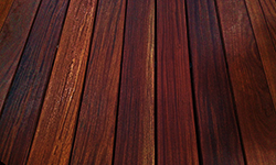 Pros y contras de los materiales más populares del deck de madera